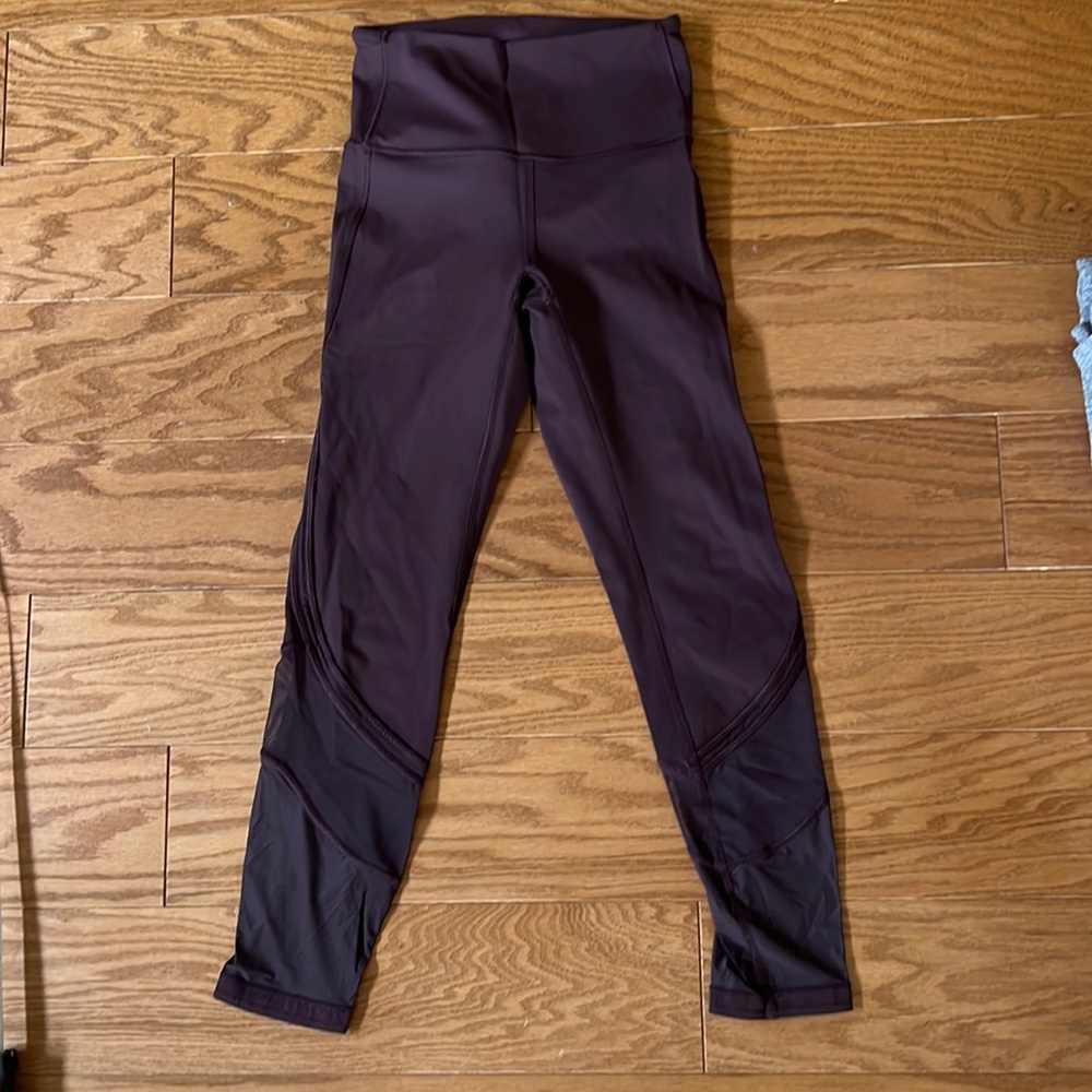 Lululemon leggings size 4, 25” length.